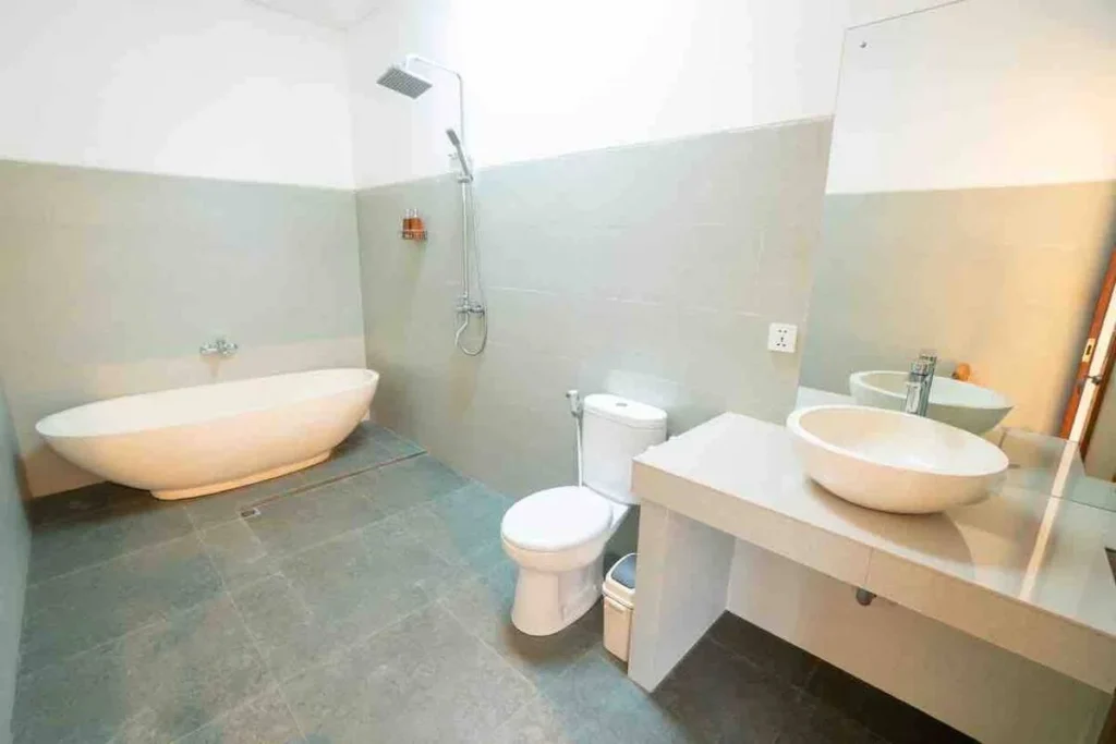 Bathroom of MGM3
